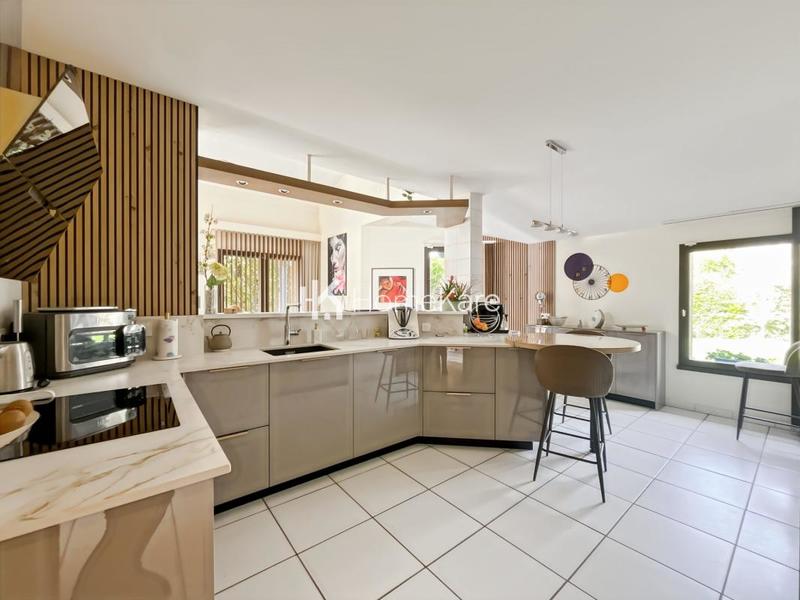 Villa - 200 m² - 5 pièces