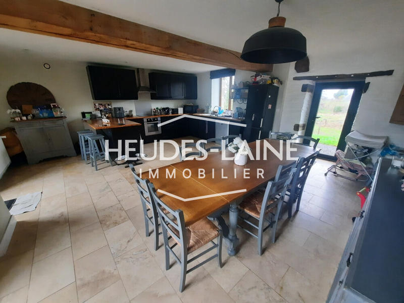 Maison - 220 m² - 8 pièces
