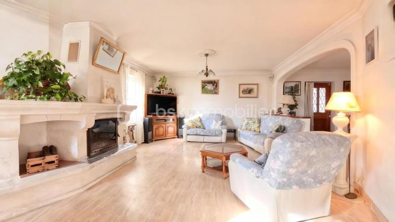 Propriété - 150 m² - 8 pièces