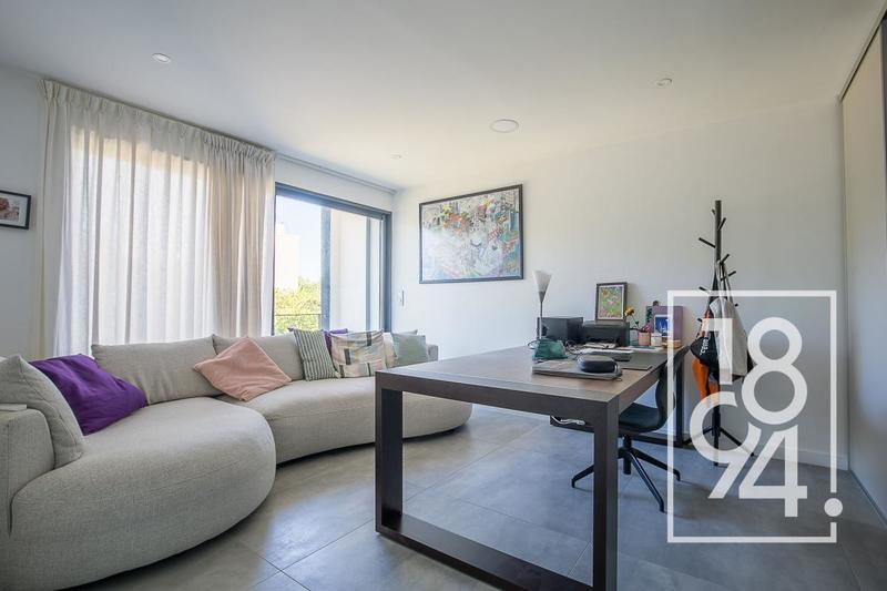 Maison - 270 m² - 5 pièces