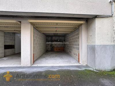 Parking / Garage - 12 m²
