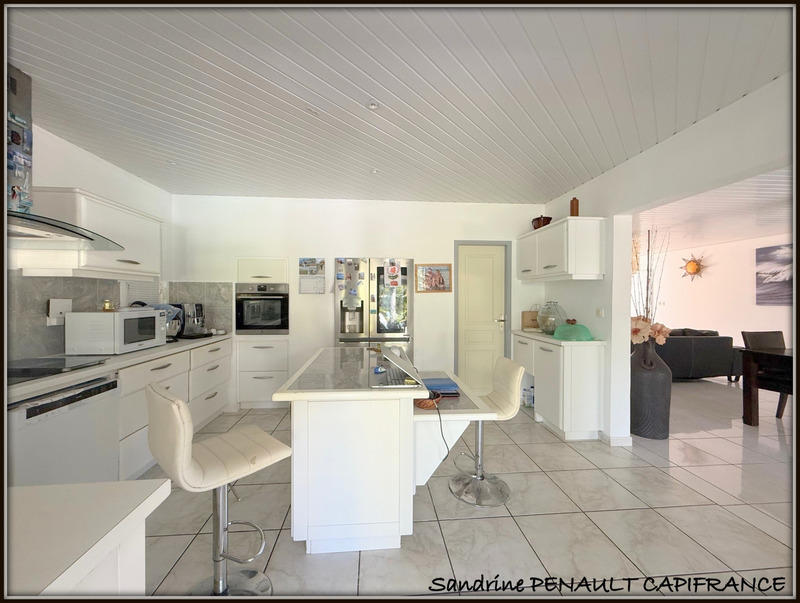 Villa - 221 m² - 7 pièces