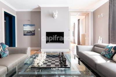 Maison bourgeoise - 575 m² - 10 pièces