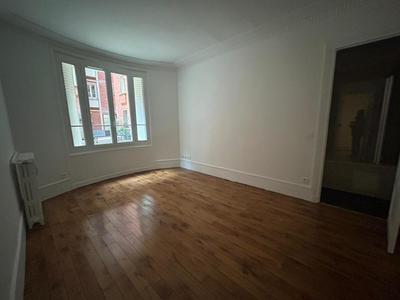 Studio - 30 m² - 1 pièce