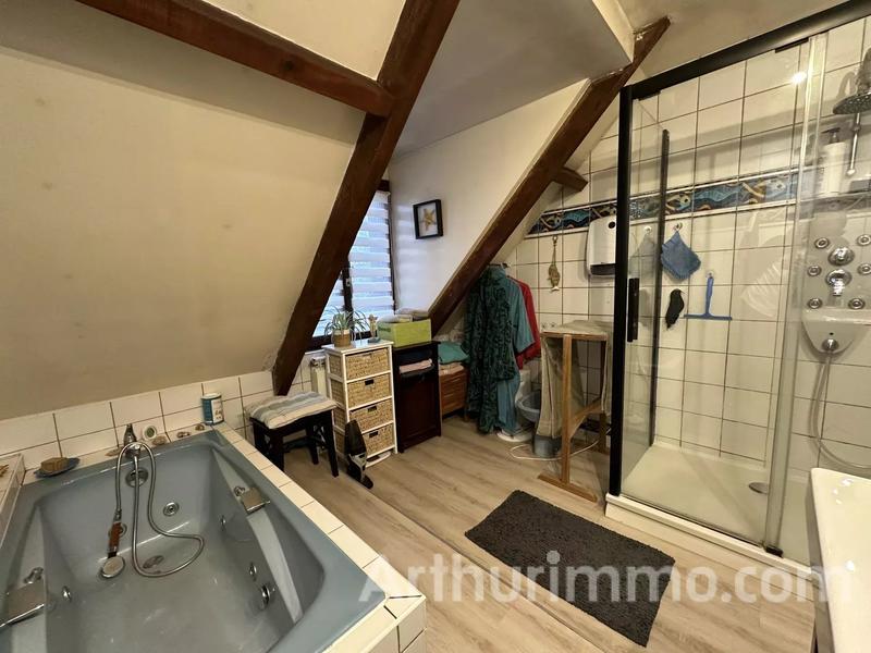 Maison - 189 m² - 8 pièces
