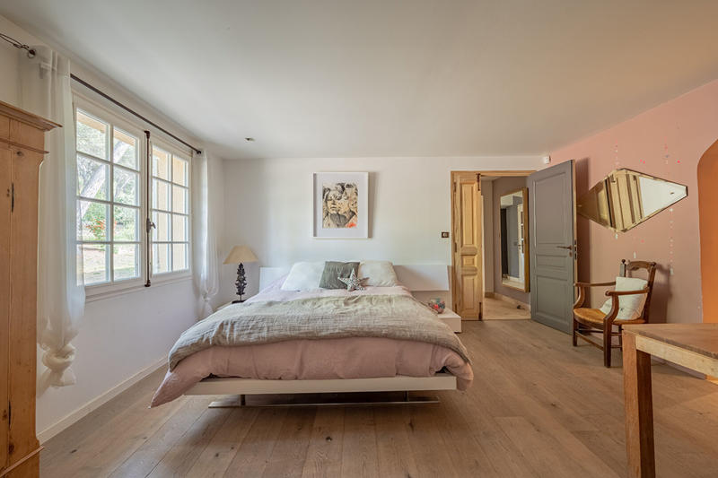 Maison - 353 m² - 8 pièces