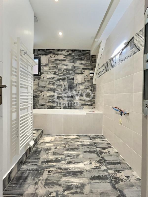 Maison - 123 m² - 4 pièces