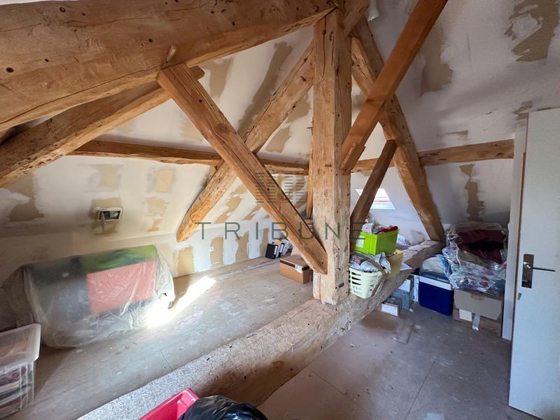 Maison - 203 m² - 6 pièces