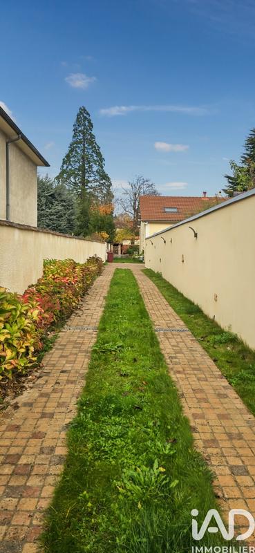 Maison - 184 m² - 8 pièces