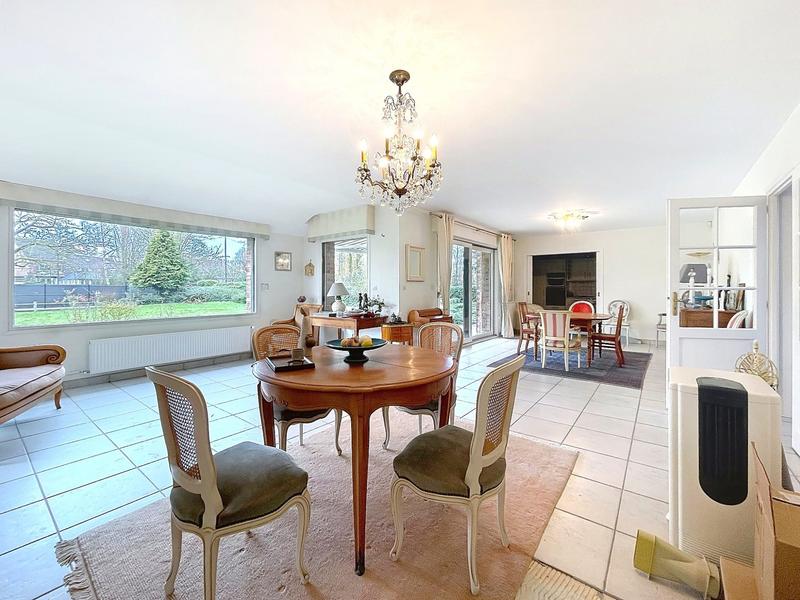 Maison - 205 m² - 8 pièces