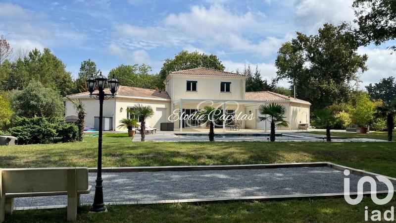 Maison - 210 m² - 7 pièces