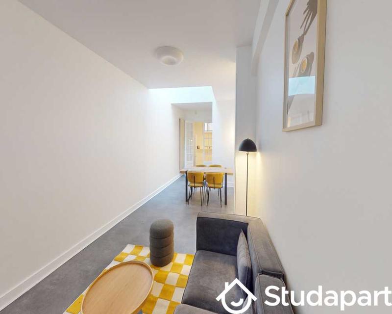 Chambre - 120 m² - 1 pièce