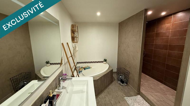 Maison - 230 m² - 6 pièces