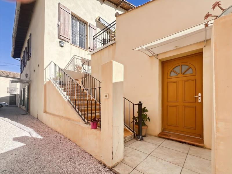 Maison - 229 m² - 9 pièces