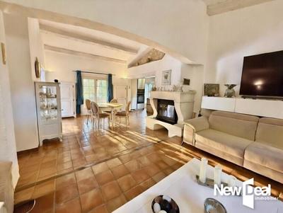 Maison - 245 m² - 7 pièces