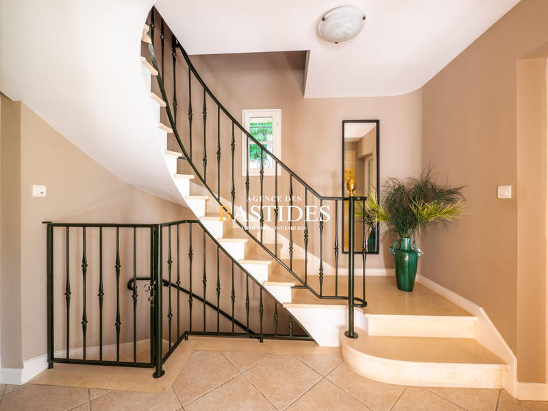 Maison ancienne - 187 m² - 6 pièces