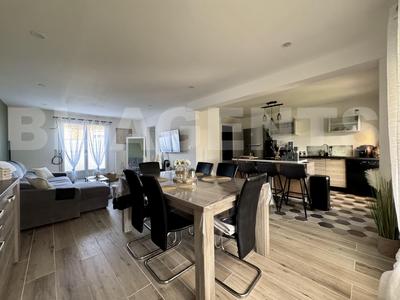 Maison - 82 m² - 4 pièces