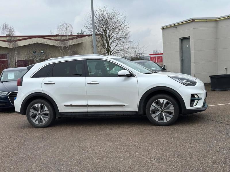 Kia e-niro Premium 204 64kwh