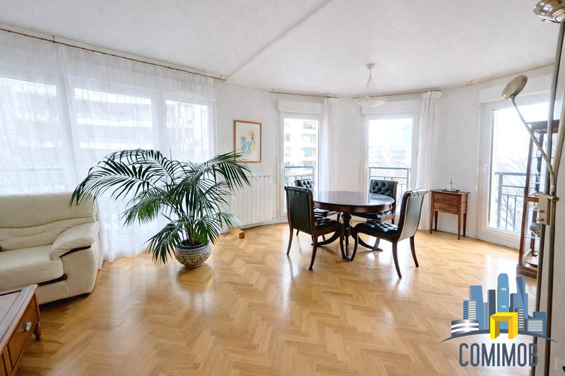 Appartement - 99 m² - 4 pièces