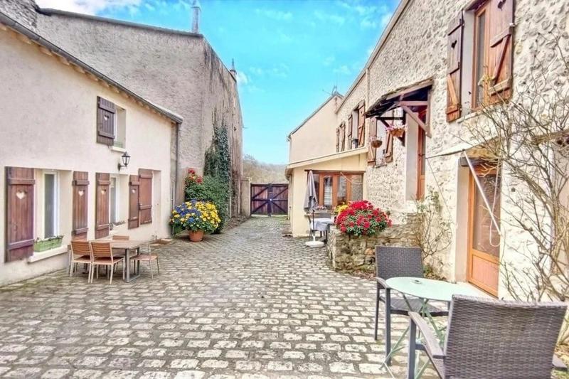 Maison - 200 m² - 8 pièces