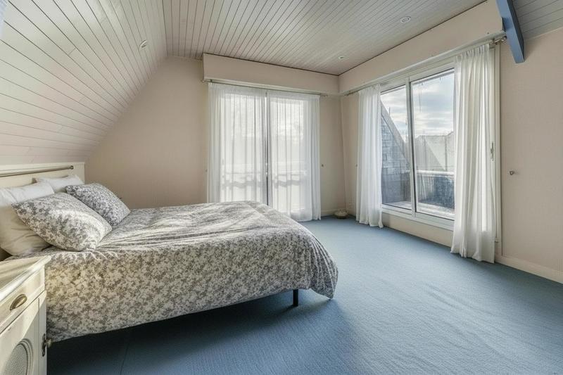 Maison - 241 m² - 8 pièces