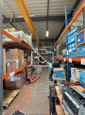 Entrepôt - 1 850 m²