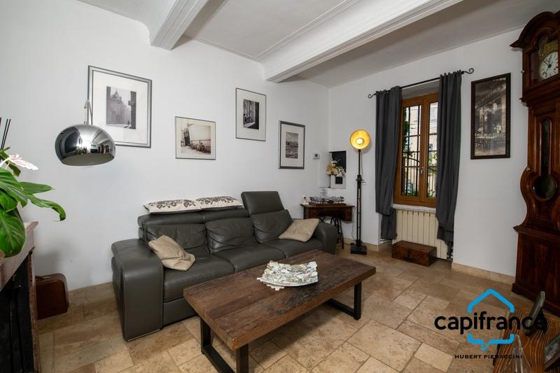 Maison - 210 m² - 7 pièces