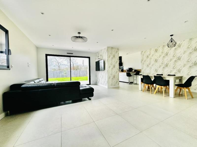 Pavillon - 136 m² - 7 pièces