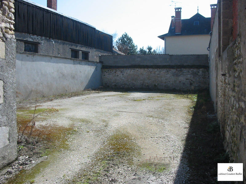 Local commercial - 243 m²