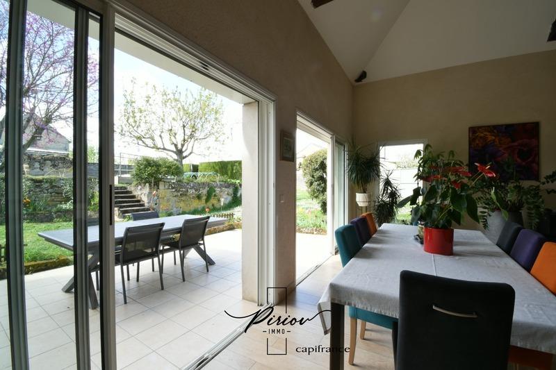 Maison - 264 m² - 9 pièces