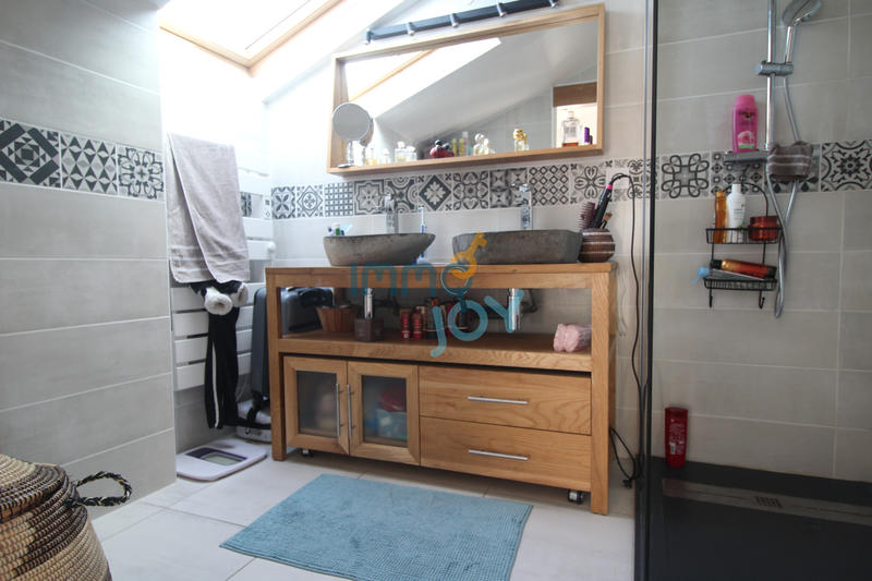 Appartement - 87 m² - 4 pièces