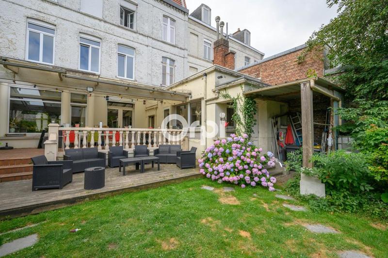 Maison de ville - 466 m² - 11 pièces