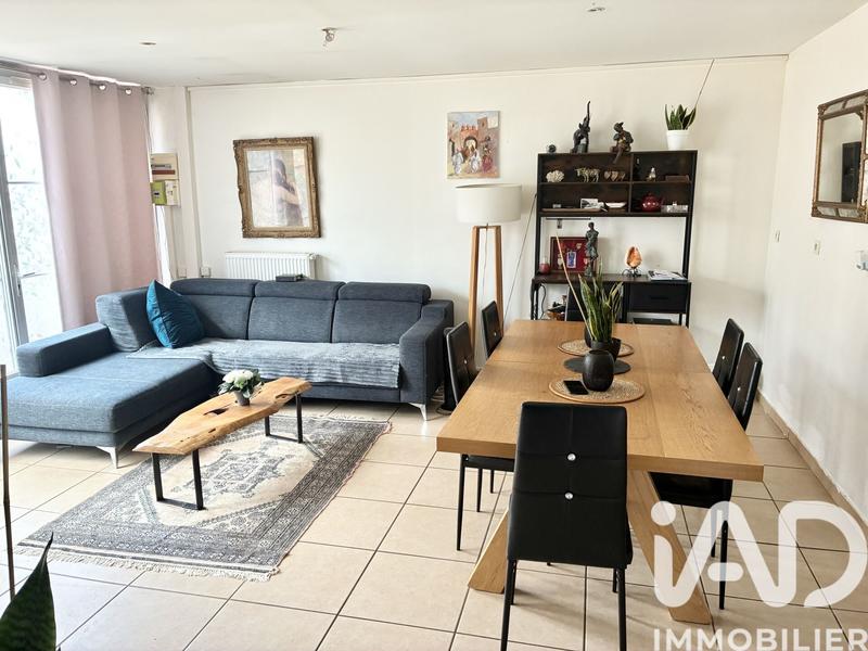 Maison - 217 m² - 8 pièces
