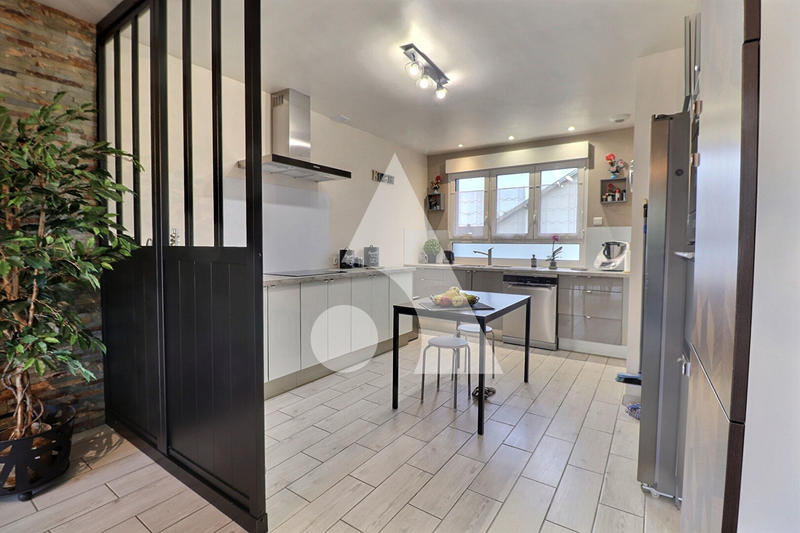 Maison - 100 m² - 6 pièces