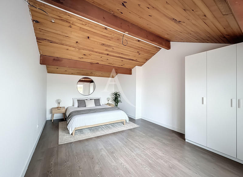 Maison - 185 m² - 8 pièces