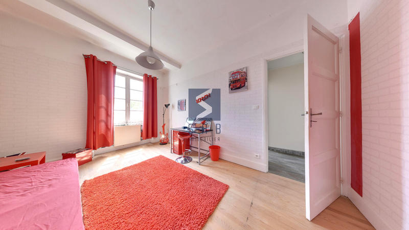 Maison - 160 m² - 8 pièces