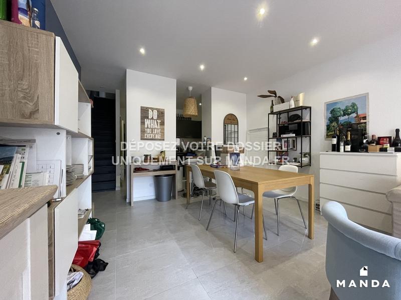 Chambre - 12 m² - 6 pièces