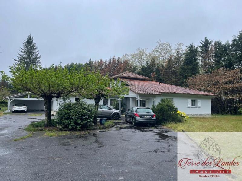 Maison - 180 m² - 8 pièces