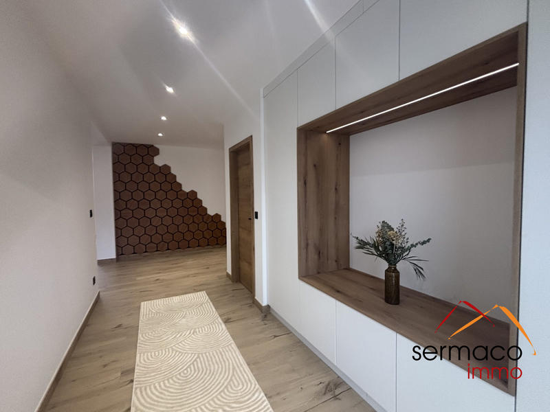 Maison - 200 m² - 6 pièces