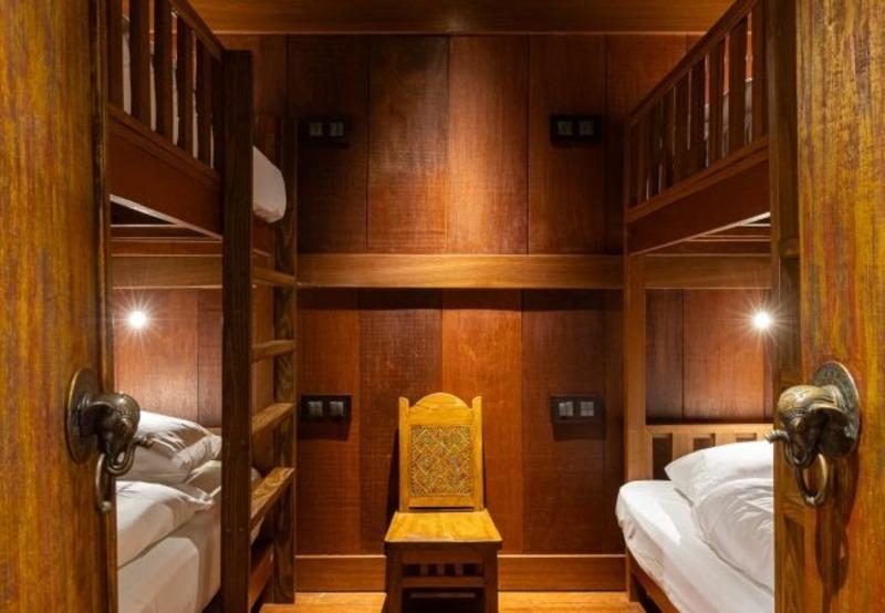 Hôtel particulier - 2 744 m² - 50 pièces