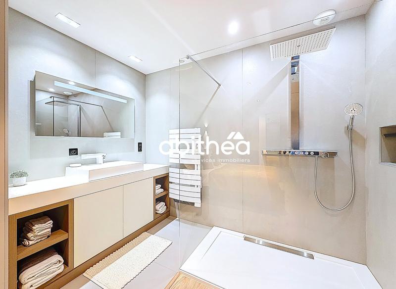 Villa - 388 m² - 9 pièces