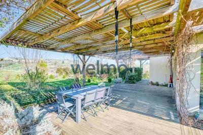 Maison - 360 m² - 10 pièces