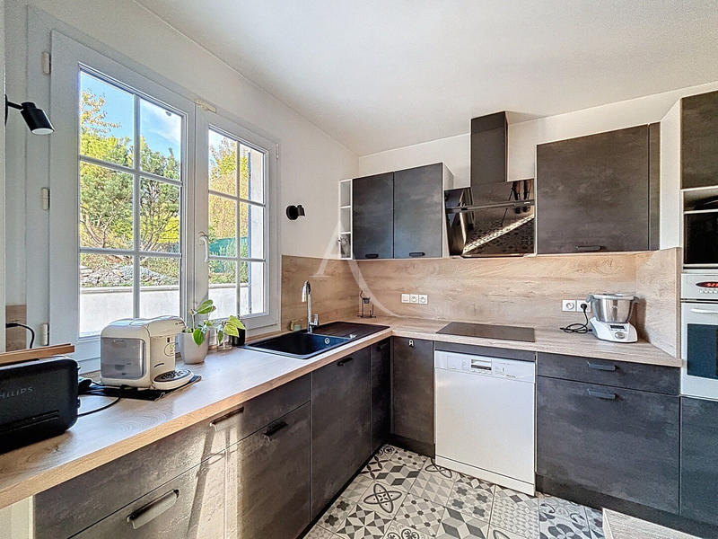 Maison - 145 m² - 6 pièces