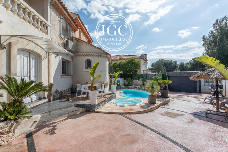 Maison - 230 m² - 6 pièces