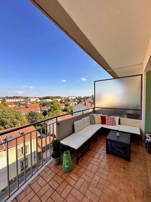 Appartement - 100 m² - 4 pièces