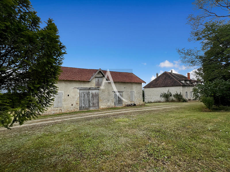 Maison - 235 m² - 7 pièces