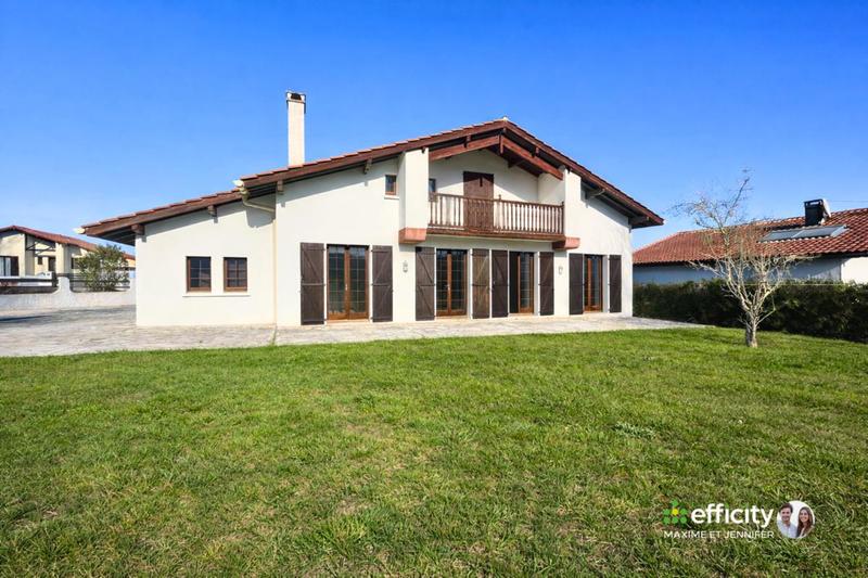 Villa - 155 m² - 8 pièces