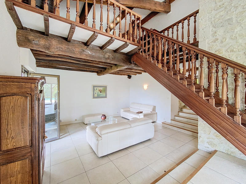 Maison - 273 m² - 10 pièces
