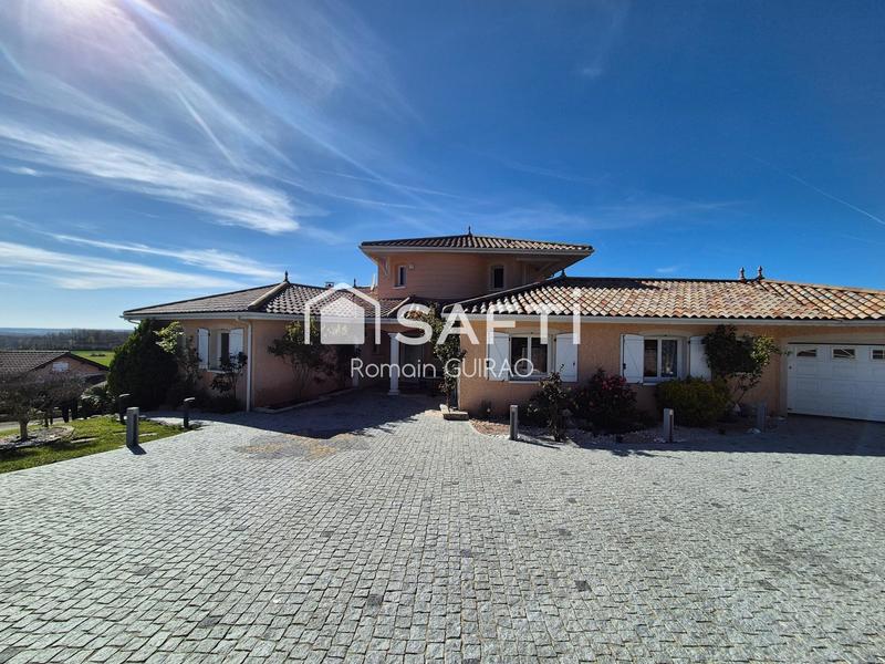 Maison - 365 m² - 8 pièces