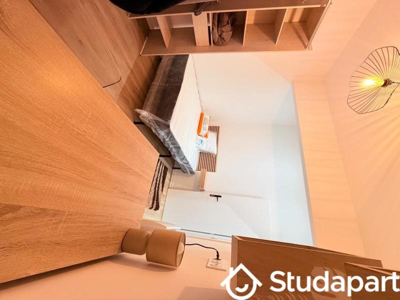 Chambre - 10 m² - 1 pièce